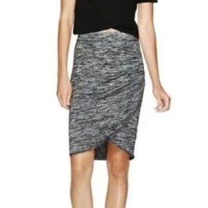Aritzia Wilfred Free Tyra Skirt